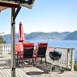 Lovely Home In Lavik With Wifi * Lavik (Sogn og Fjordane)