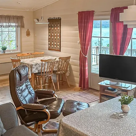 Lovely Home In Lavik With Wifi *